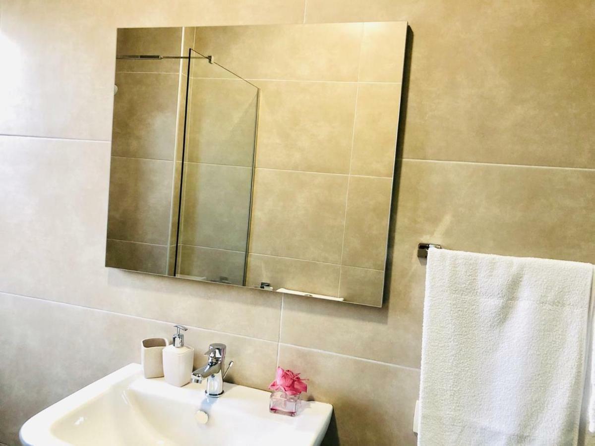 Apartment Central - Spacious 2 Bedroom