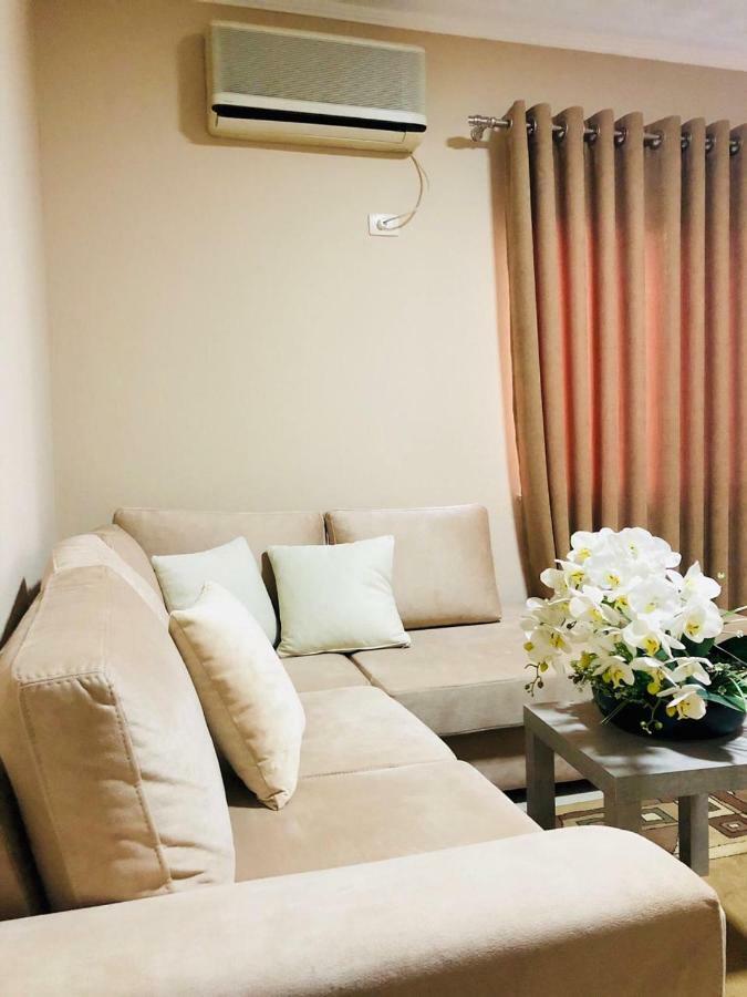 Apartment Central - Spacious 2 Bedroom